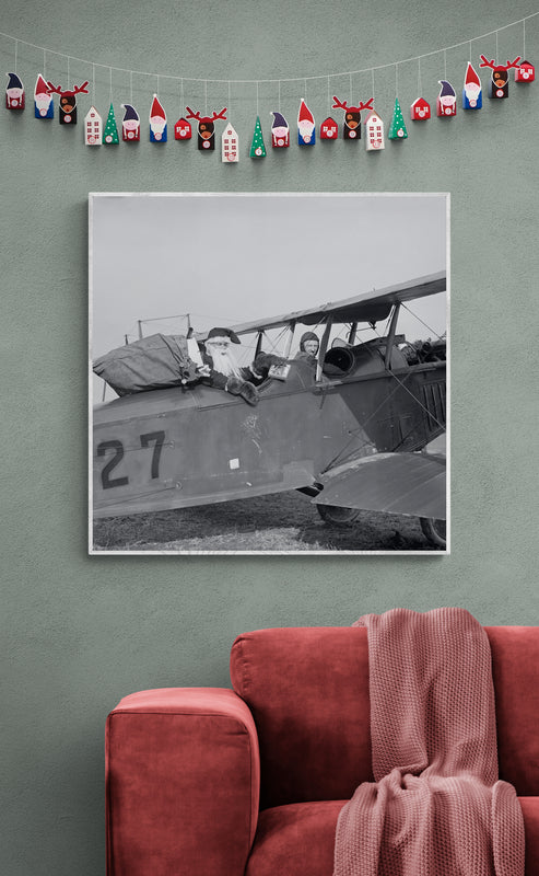 Holiday Themed Wall Art Ideas:  Christmas - 1921 Santa Delivers