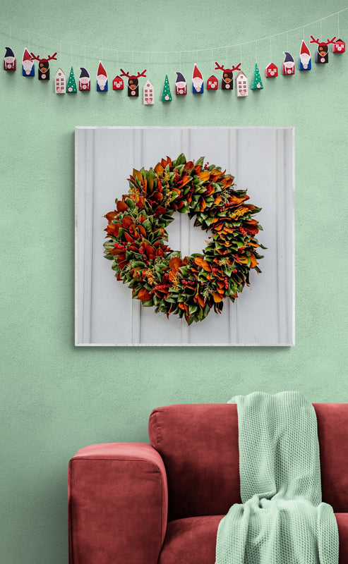 Holiday Themed Wall Art Ideas:  Southern Christmas Magnolia Wreath